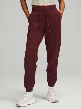 Lululemon Scuba High-Rise Jogger *Fleece 28"
Red Merlot size 12